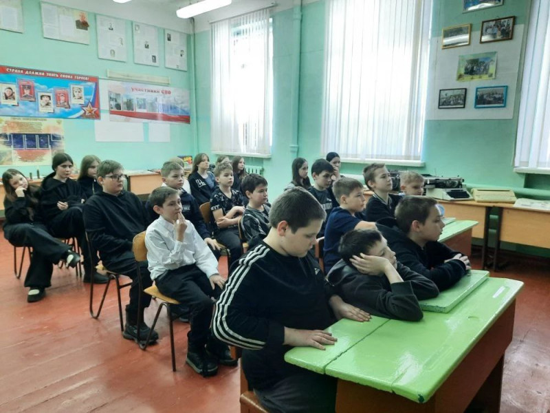 Урок мужества в школьном музее.